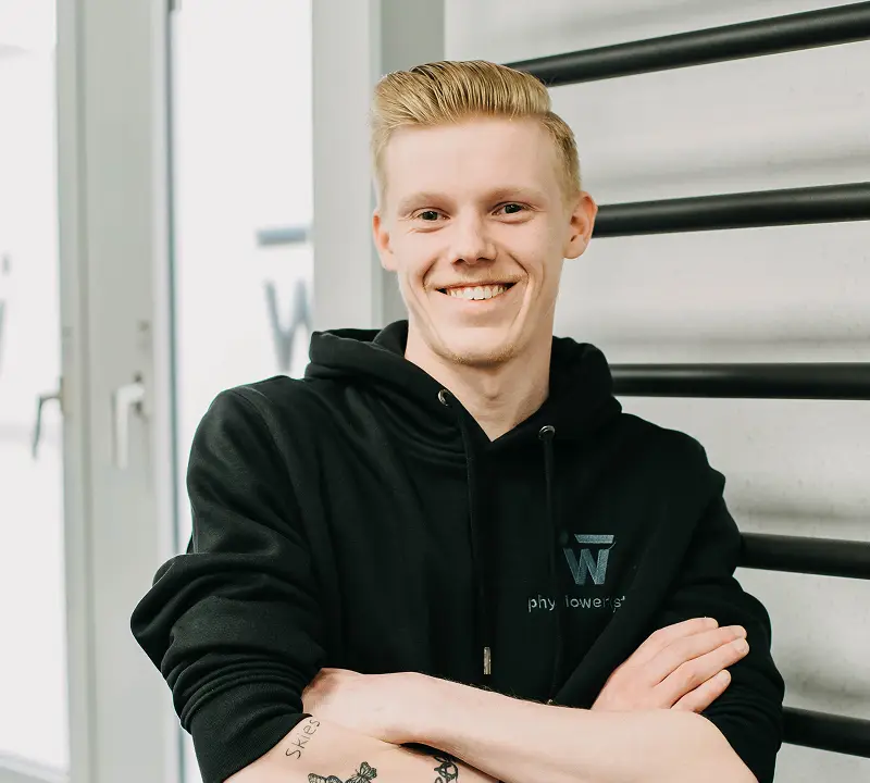 Physiotherapeut Luca aus dem Team der Physiowerkstatt Bottrop